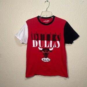 Chicago Bulls T-Shirt Men’s Medium Red & Black NBA Basketball Fan Tee